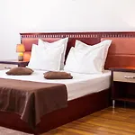 Lira Pacific Apartahotel 3*