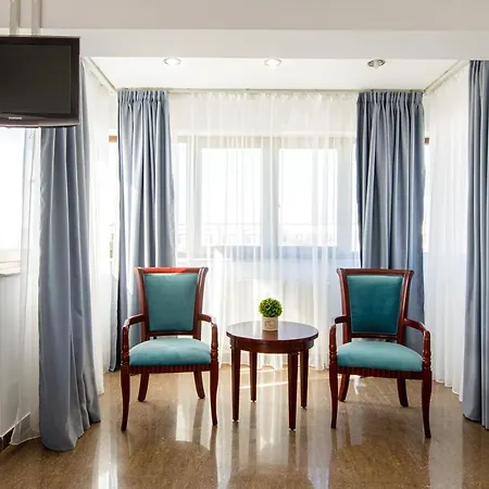 Aparthotel Lira Pacific