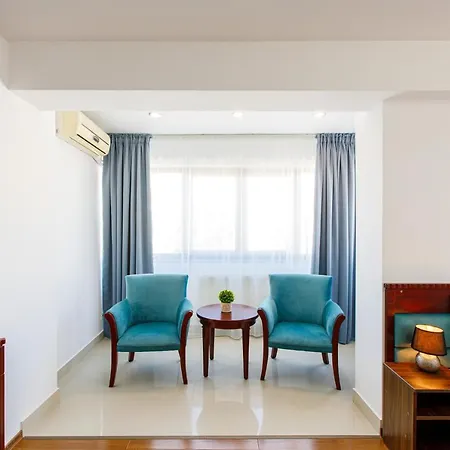 Lira Pacific Aparthotel