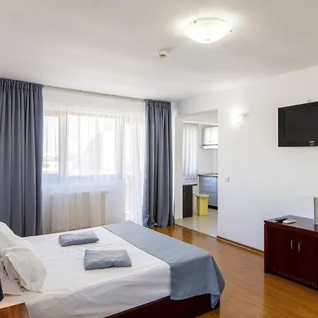 Lira Pacific Aparthotel Constanţa