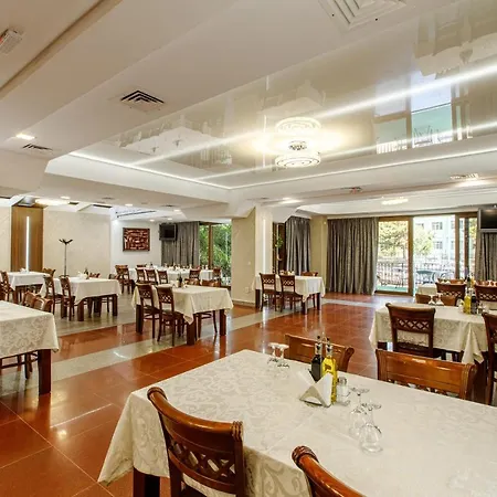 Aparthotel Lira Pacific