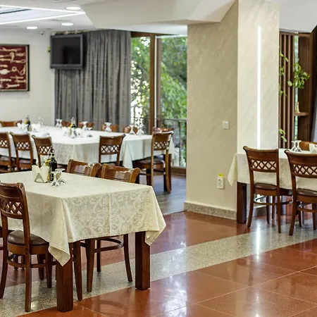 Aparthotel Lira Pacific