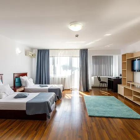 Lira Pacific Aparthotel