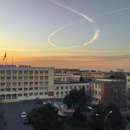 Hotel apartamentowy Lira Pacific