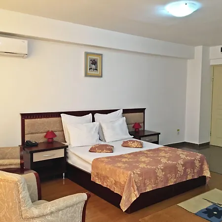 Lira Pacific Hotel apartamentowy 3*