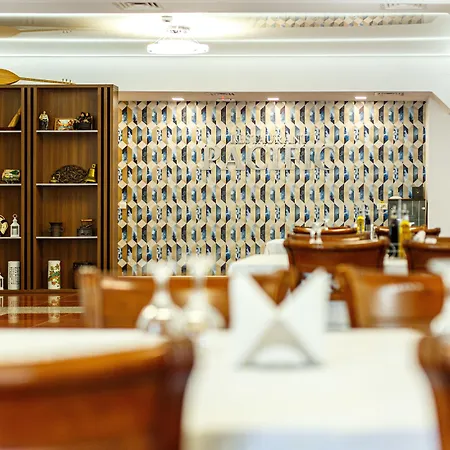 Lira Pacific Apart-hotel