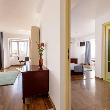 Lira Pacific Hotel apartamentowy