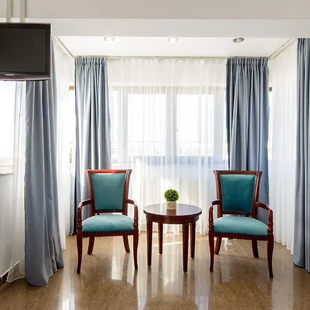 Lira Pacific Hotel apartamentowy