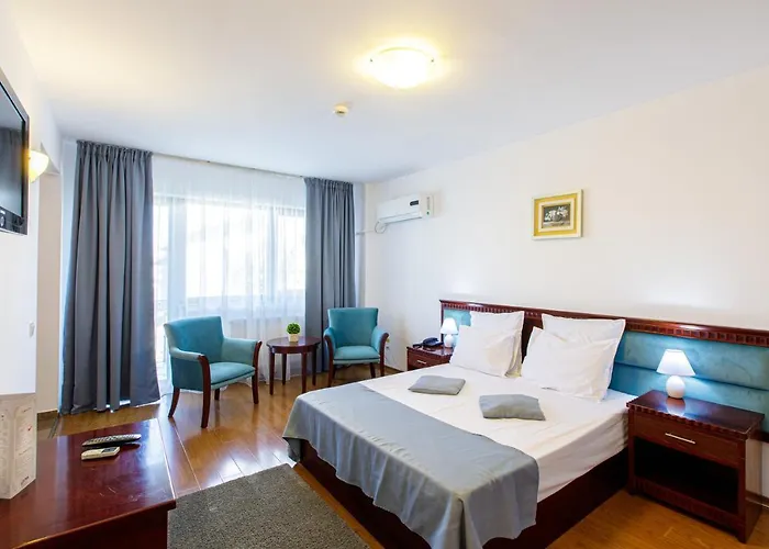 Aparthotel Lira Pacific 3*