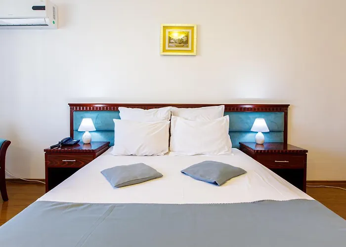 Lira Pacific Constança