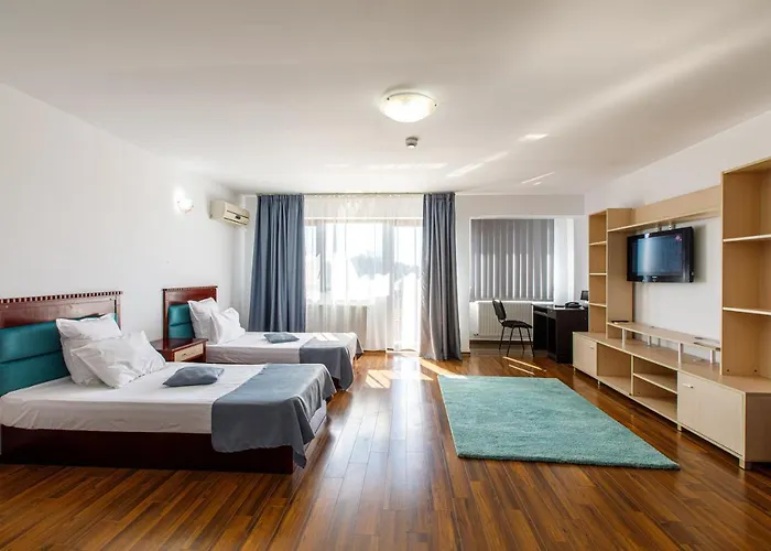 Lira Pacific Aparthotel