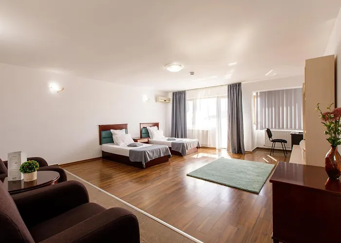 Lira Pacific Aparthotel