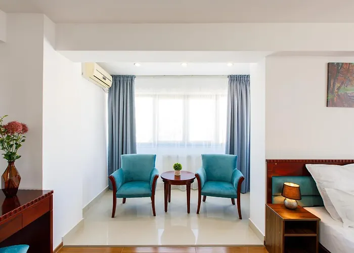 Lira Pacific Aparthotel