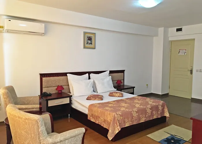 Lira Pacific Aparthotel 3*