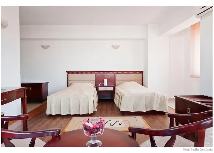 Aparthotel Lira Pacific 3*