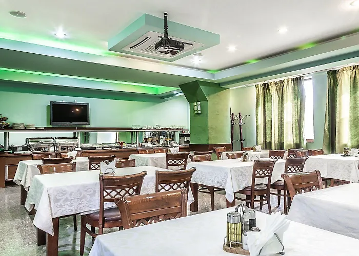 Lira Pacific Aparthotel