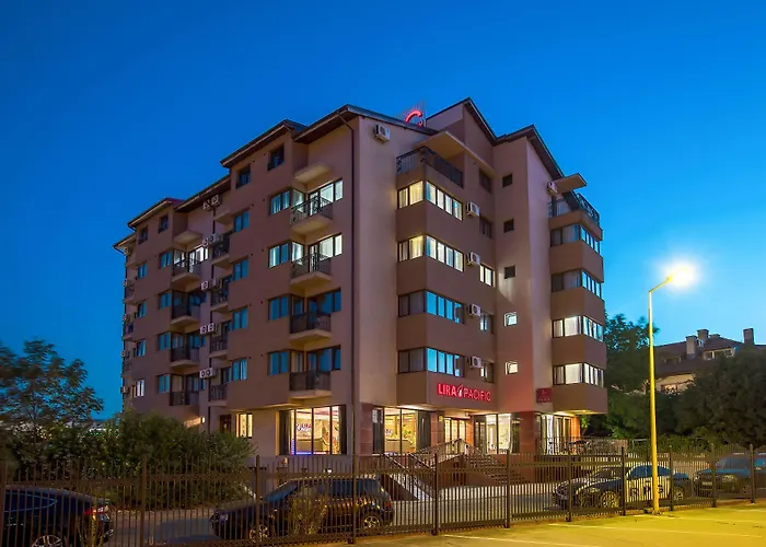 Lira Pacific Aparthotel