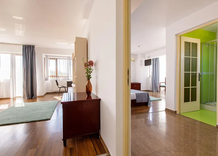 Lira Pacific Aparthotel